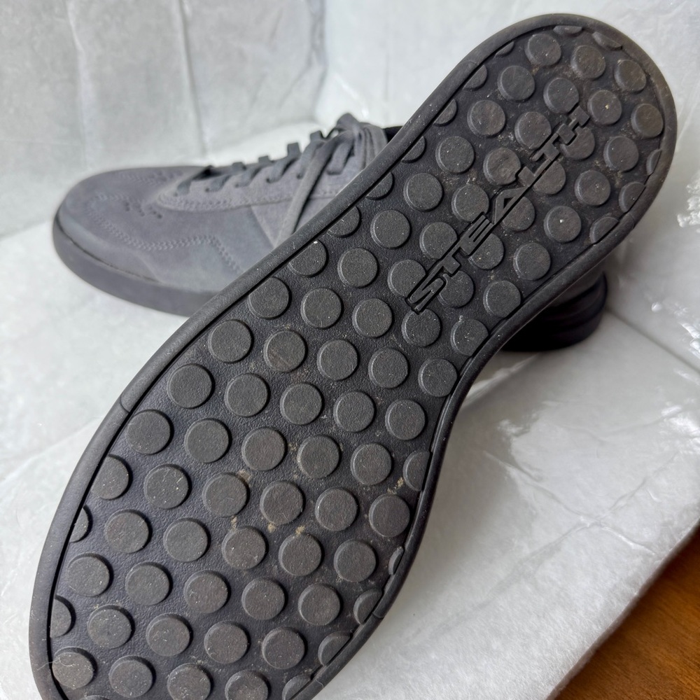 Adidas Stealth 5 in new condition worn once.